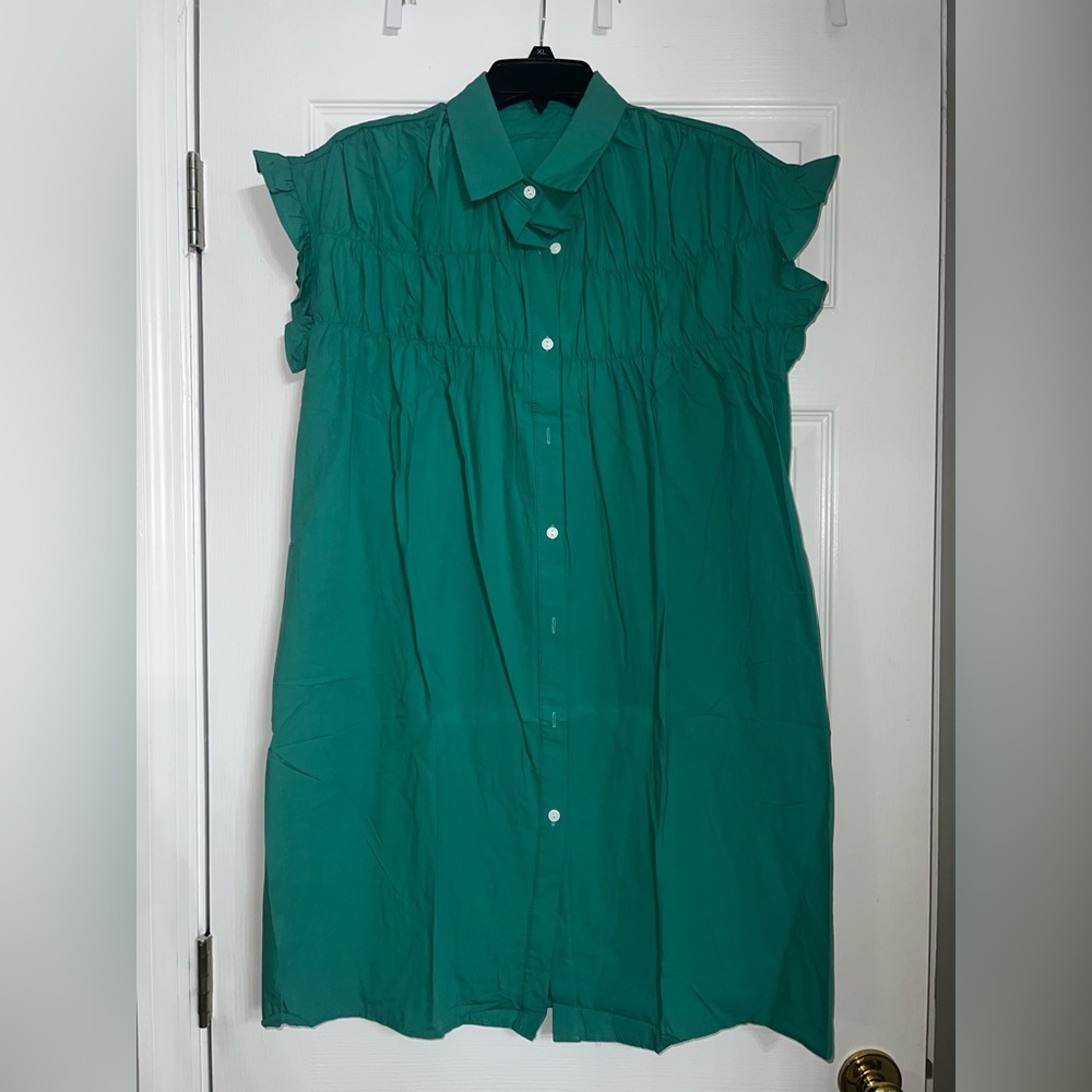 New without Tags Green Button-Front Smocked Collar Dress - Picture 1 of 3